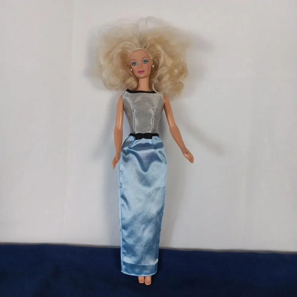 Barbie Twist and Turn Blonde Blue Eyes Earrings Formal Gown Vintage Non Bending